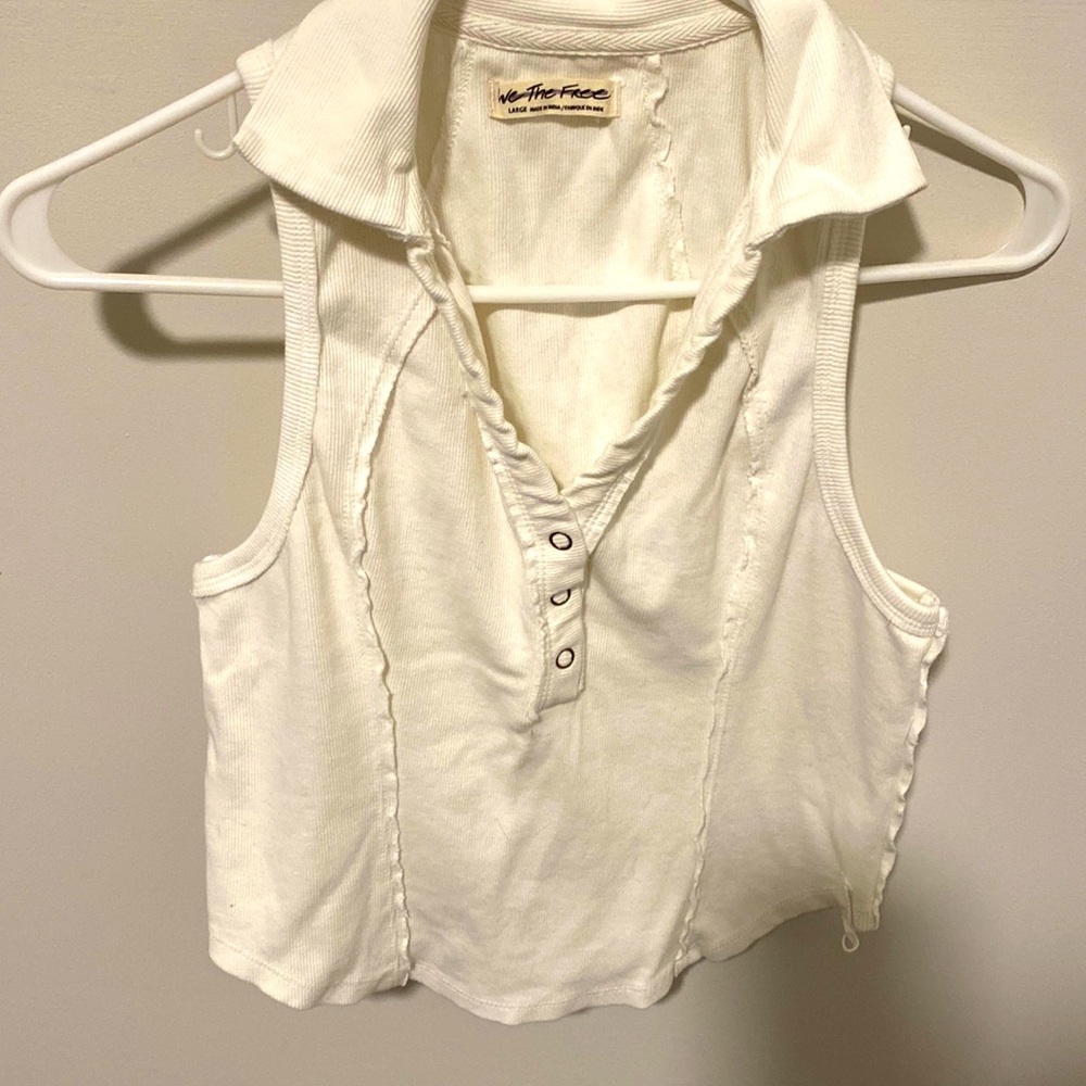 WE THE FREE CROPPED COLLARED TANK SNAP CLOSURE